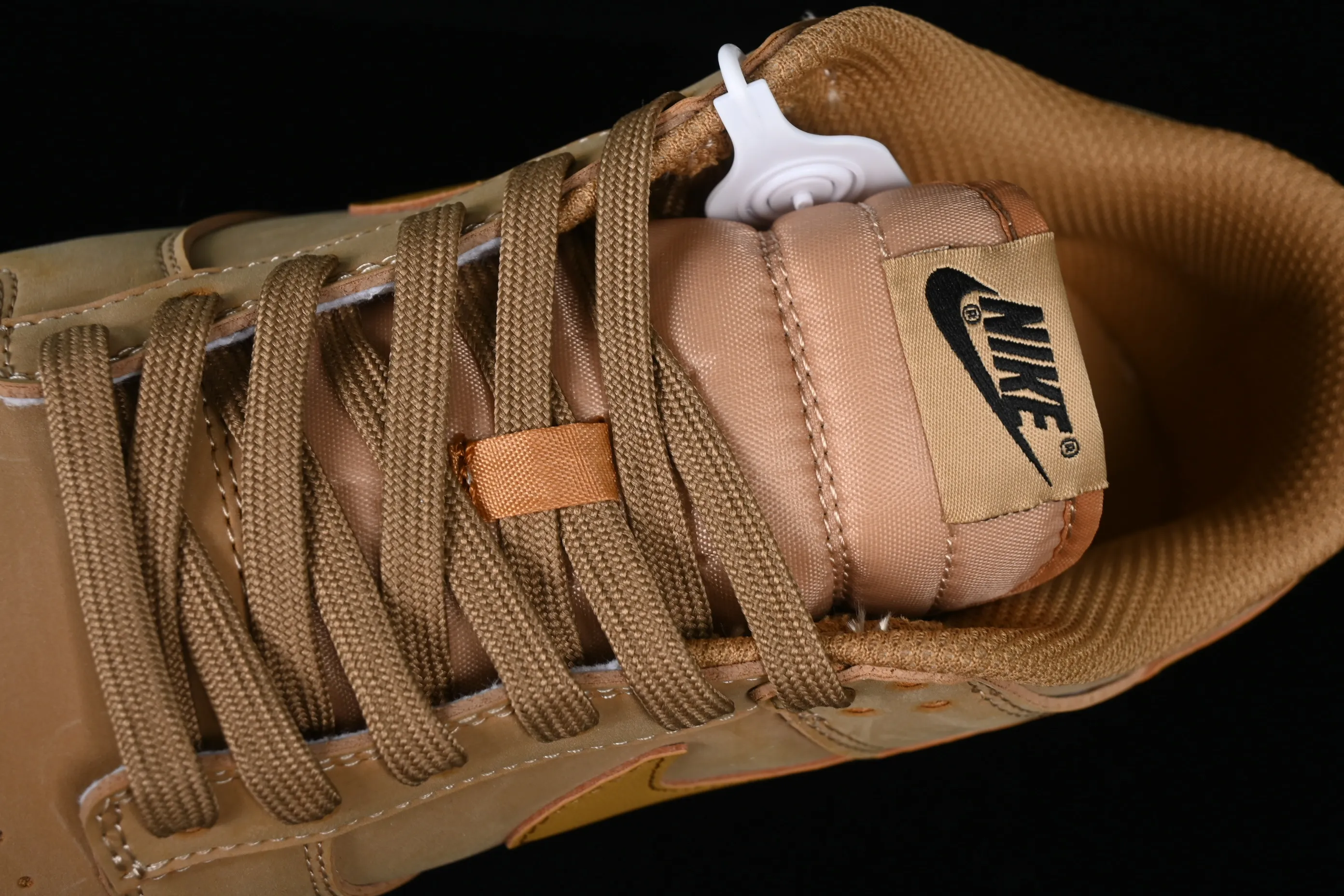 All categories Nk SB Dunk series Nk SB Dunk Low low-top sneakers F version Nk SB Dunk Low suede wheat SB low-top casual sneakers AA4061-200